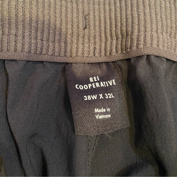 Rei Cooperative Outdoor Pants 38x32 - Picture 4 of 4
